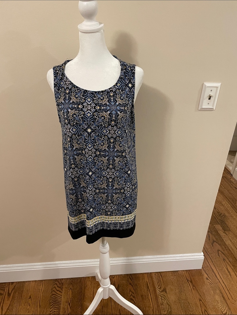 Jones Studio Blue and Black Patterned Sleeveless Tunic